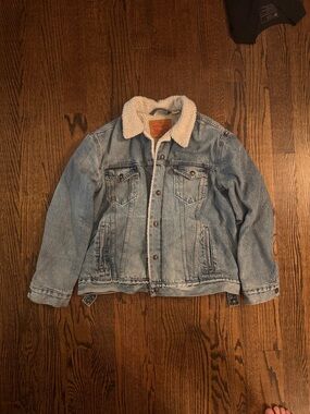 Levi's Light Wash Denim Jacket with Cream Sherpa Collar